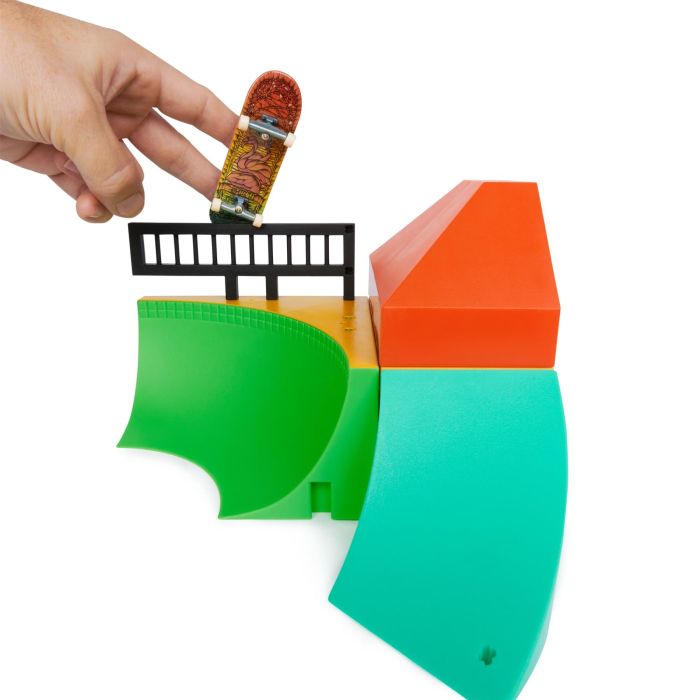 Tech Deck Quarter Bowl Ruckus with Exclusive Fingerboard